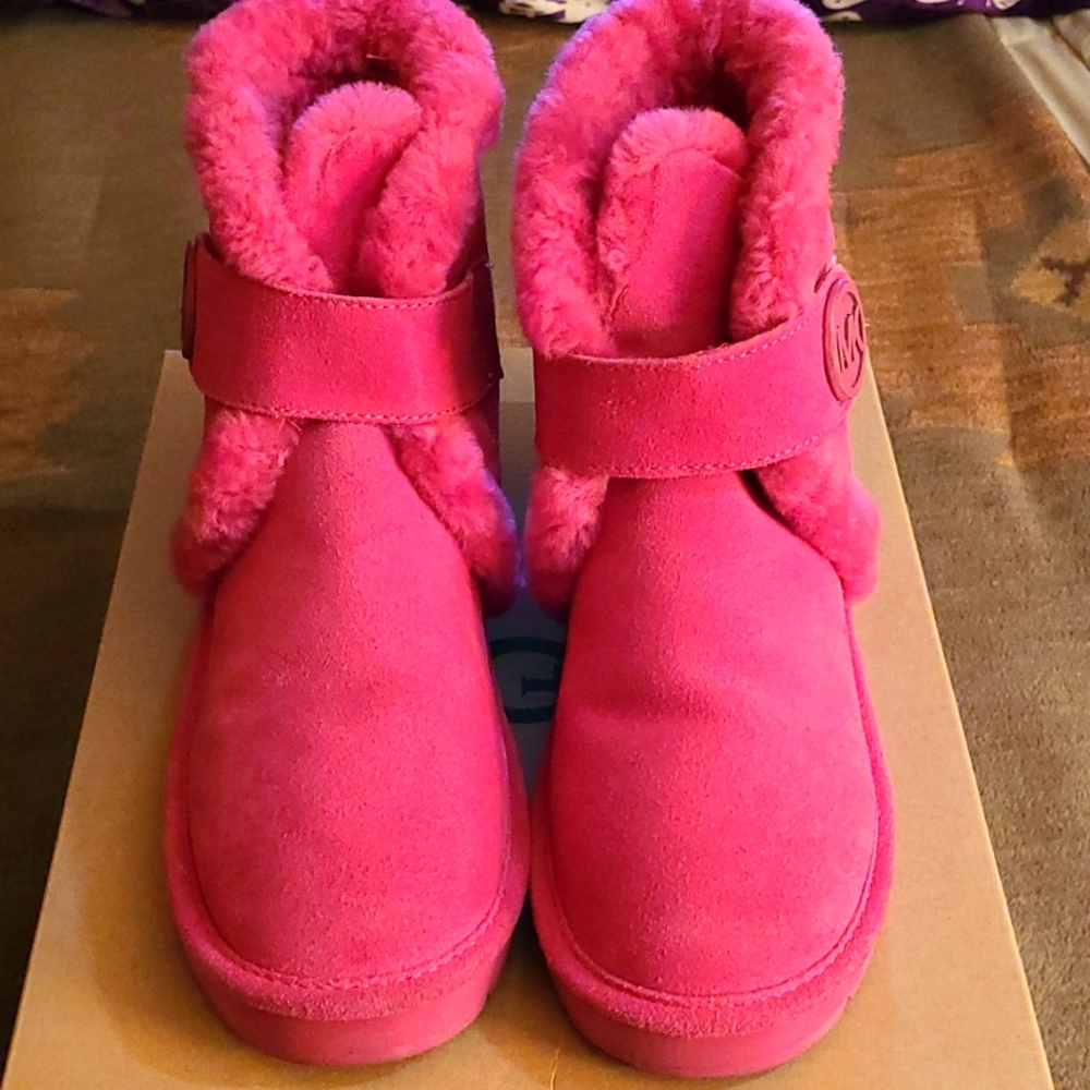 Pink Michael  kor boots